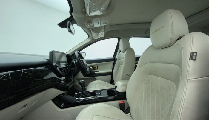 2021 Tata Safari XZA PLUS GOLD, Diesel, Automatic, 67,684 km, Right Side Front Door Cabin