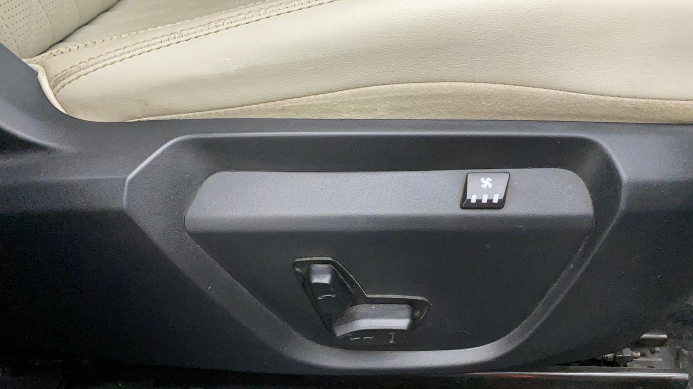 2021 Tata Safari XZA PLUS GOLD, Diesel, Automatic, 67,684 km, Driver Side Adjustment Panel