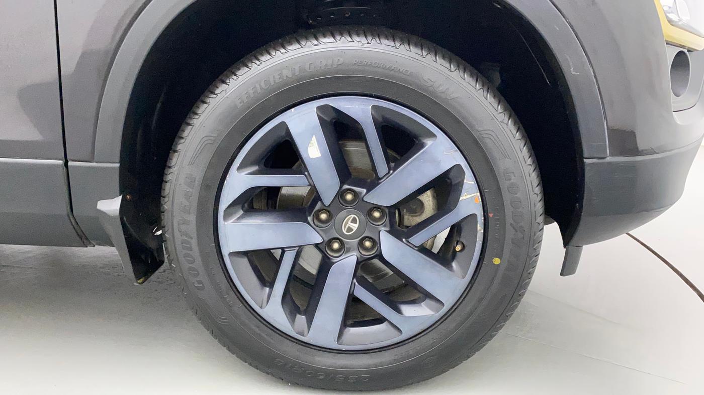 2021 Tata Safari XZA PLUS GOLD, Diesel, Automatic, 67,684 km, Right Front Wheel