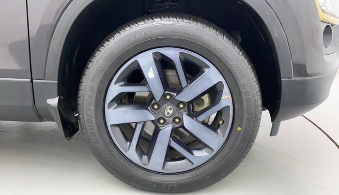 2021 Tata Safari XZA PLUS GOLD, Diesel, Automatic, 67,684 km, Right Front Wheel