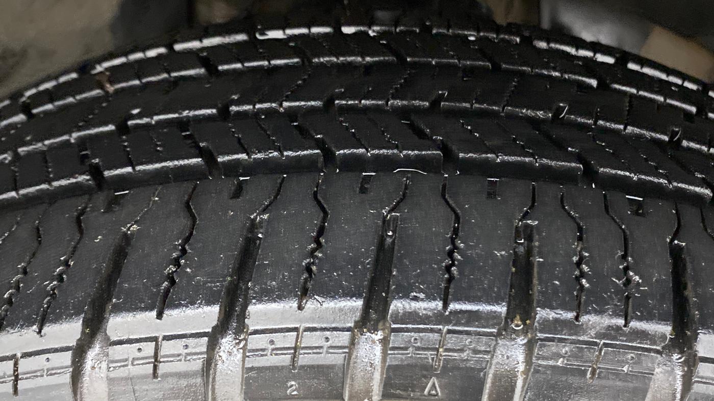 2013 Renault Duster RXL DIESEL 110, Diesel, Manual, 61,203 km, Right Front Tyre Tread