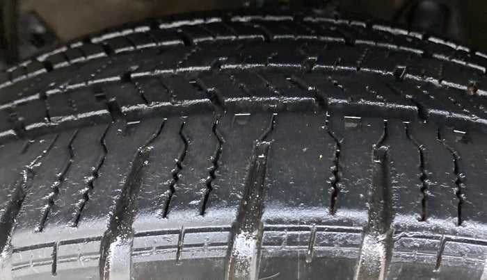 2013 Renault Duster RXL DIESEL 110, Diesel, Manual, 61,203 km, Left Front Tyre Tread
