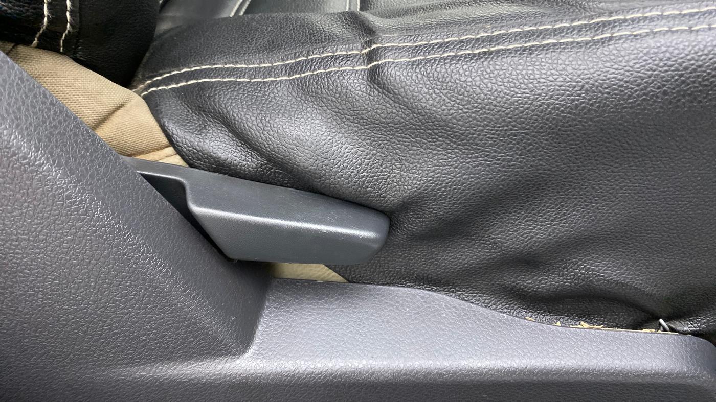 2013 Renault Duster RXL DIESEL 110, Diesel, Manual, 61,203 km, Driver Side Adjustment Panel