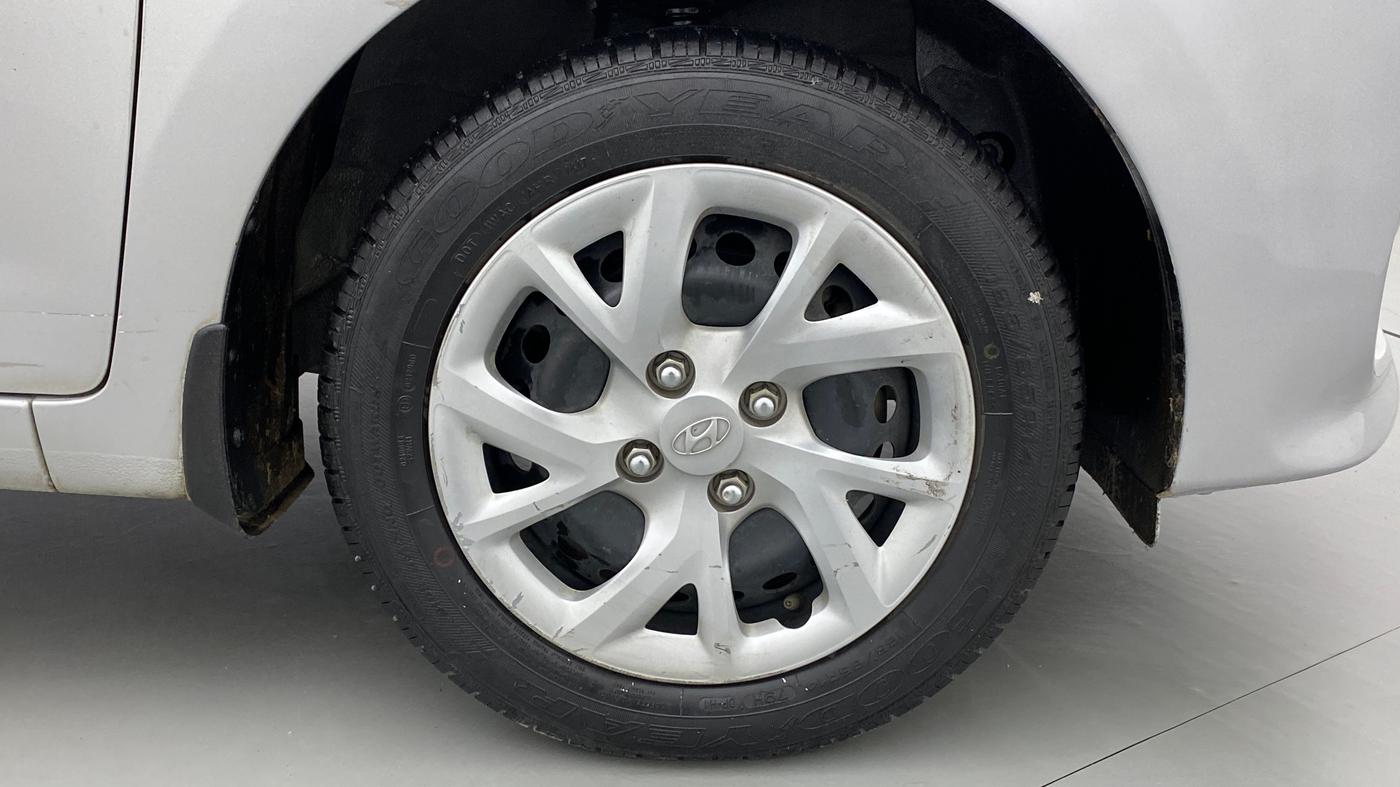 2017 Hyundai Grand i10 MAGNA 1.2 KAPPA VTVT, Petrol, Manual, 18,299 km, Right Front Wheel