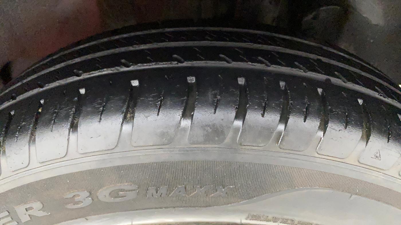 2018 Maruti Swift VXI, Petrol, Manual, 28,743 km, Left Rear Tyre Tread