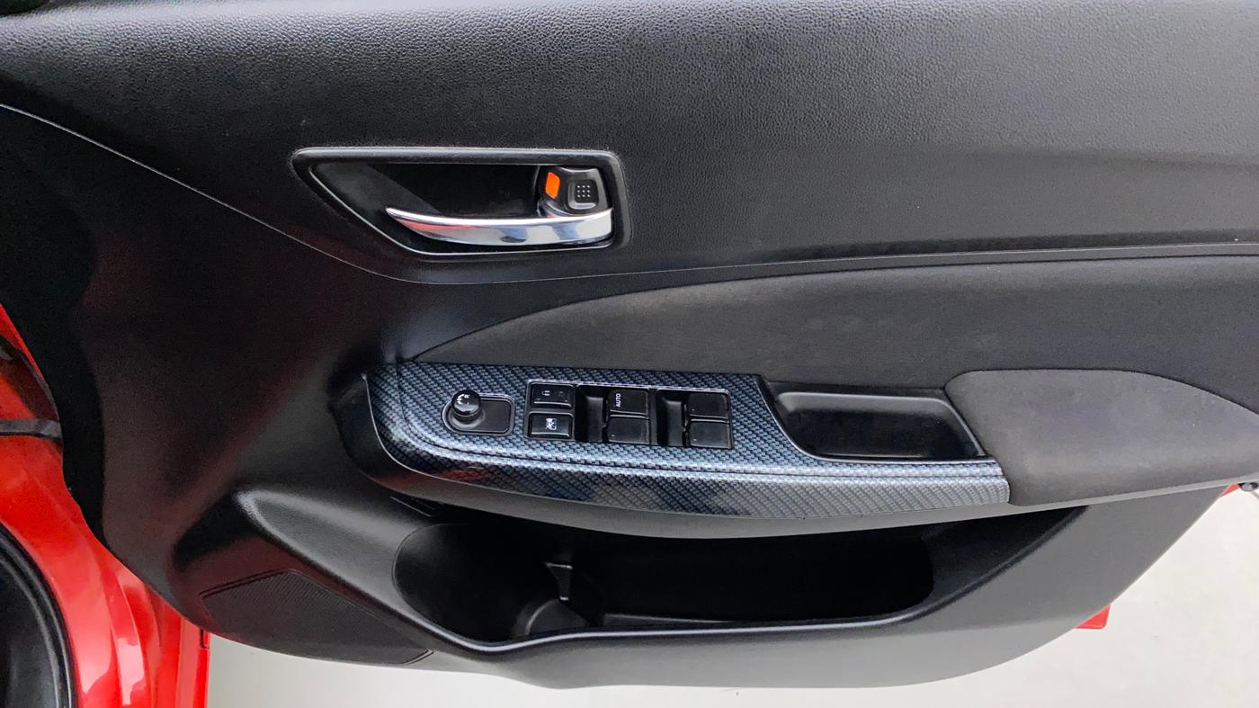 2018 Maruti Swift VXI, Petrol, Manual, 28,743 km, Driver Side Door Panels Control