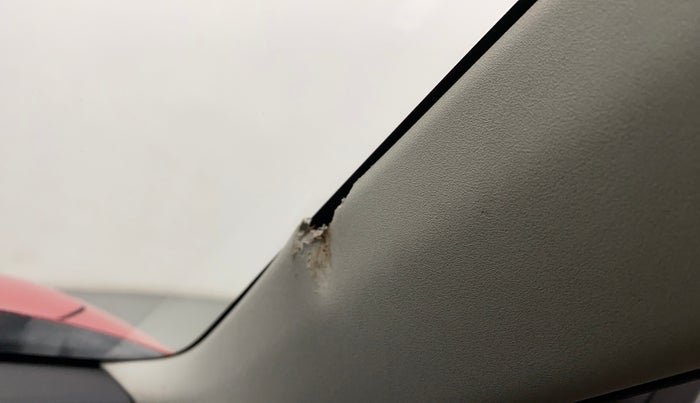 2018 Maruti Swift VXI, Petrol, Manual, 28,743 km, Right A pillar - Trim cover damaged
