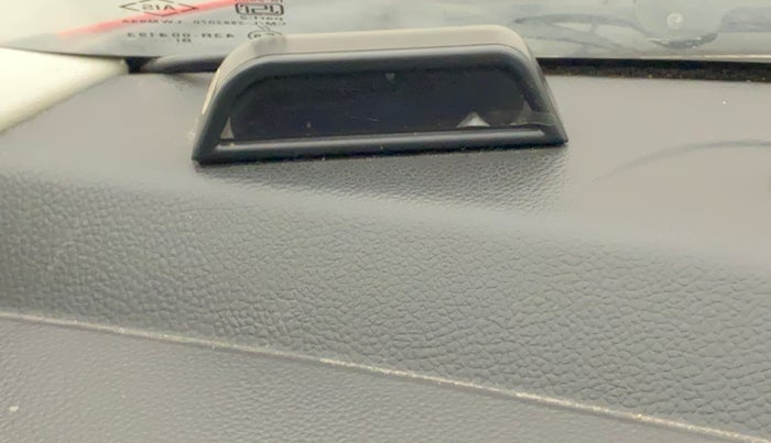 2018 Maruti Swift VXI, Petrol, Manual, 28,743 km, Infotainment system - Reverse camera not working