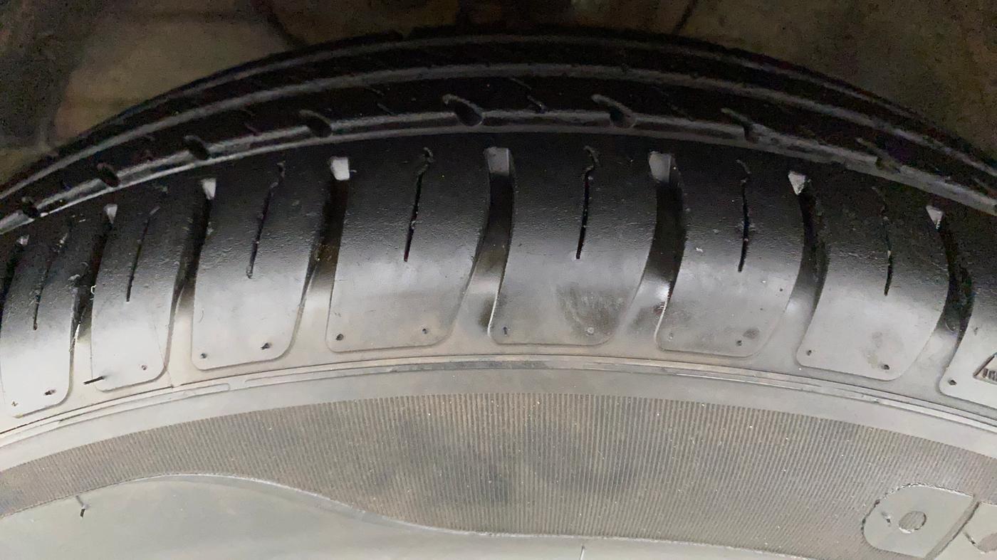 2018 Maruti Swift VXI, Petrol, Manual, 28,743 km, Left Front Tyre Tread
