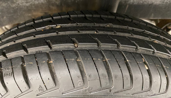 2019 Renault Kwid RXT 1.0 (O), Petrol, Manual, 58,023 km, Left Rear Tyre Tread