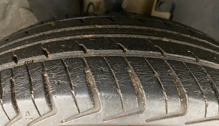 2019 Renault Kwid RXT 1.0 (O), Petrol, Manual, 58,023 km, Right Front Tyre Tread