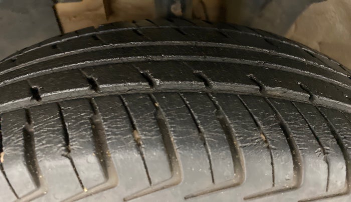 2019 Renault Kwid RXT 1.0 (O), Petrol, Manual, 58,023 km, Left Front Tyre Tread
