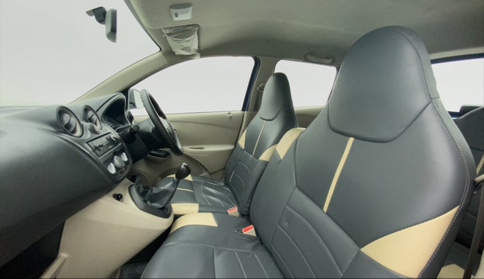 2016 Datsun Go T, Petrol, Manual, 65,718 km, Right Side Front Door Cabin