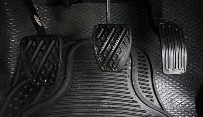 2016 Datsun Go T, Petrol, Manual, 65,718 km, Pedals