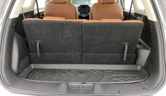 2021 MG HECTOR PLUS SHARP 1.5 PETROL TURBO CVT 6-STR, Petrol, Automatic, 25,645 km, Boot Inside