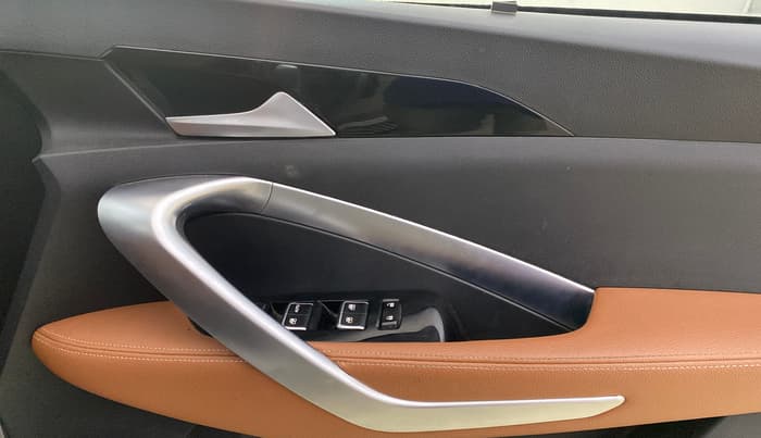 2021 MG HECTOR PLUS SHARP 1.5 PETROL TURBO CVT 6-STR, Petrol, Automatic, 25,645 km, Driver Side Door Panels Control