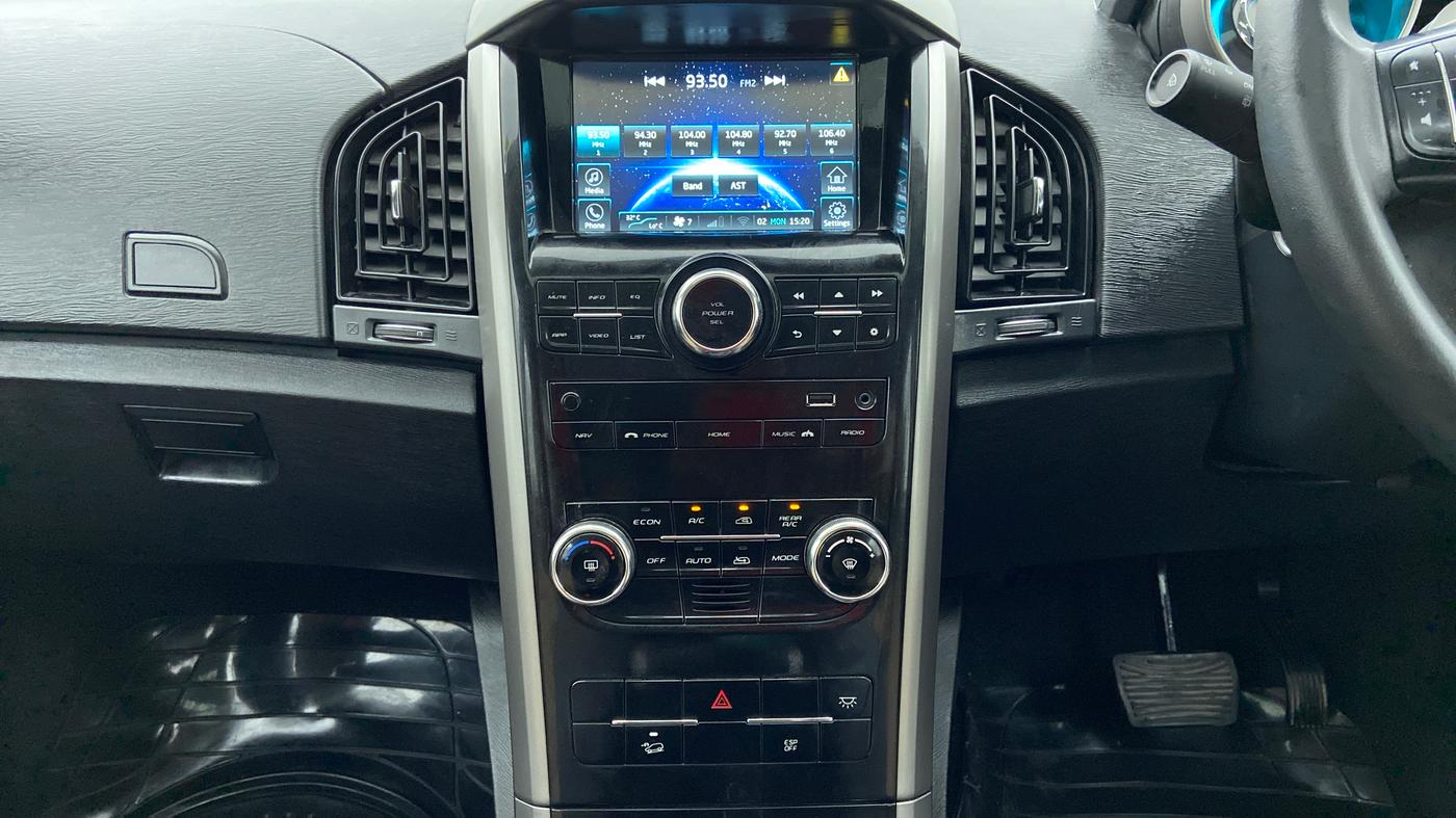 2020 Mahindra XUV500 W9 AT, Diesel, Automatic, 19,581 km, Air Conditioner