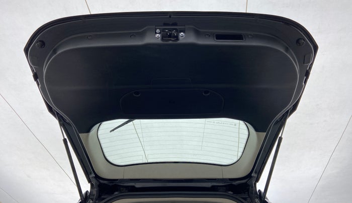 2020 Mahindra XUV500 W9 AT, Diesel, Automatic, 19,581 km, Boot Door Open