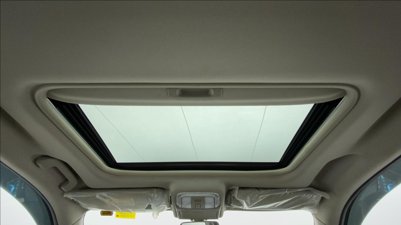 2020 Mahindra XUV500 W9 AT, Diesel, Automatic, 19,581 km, Moonroof/ Sunroof