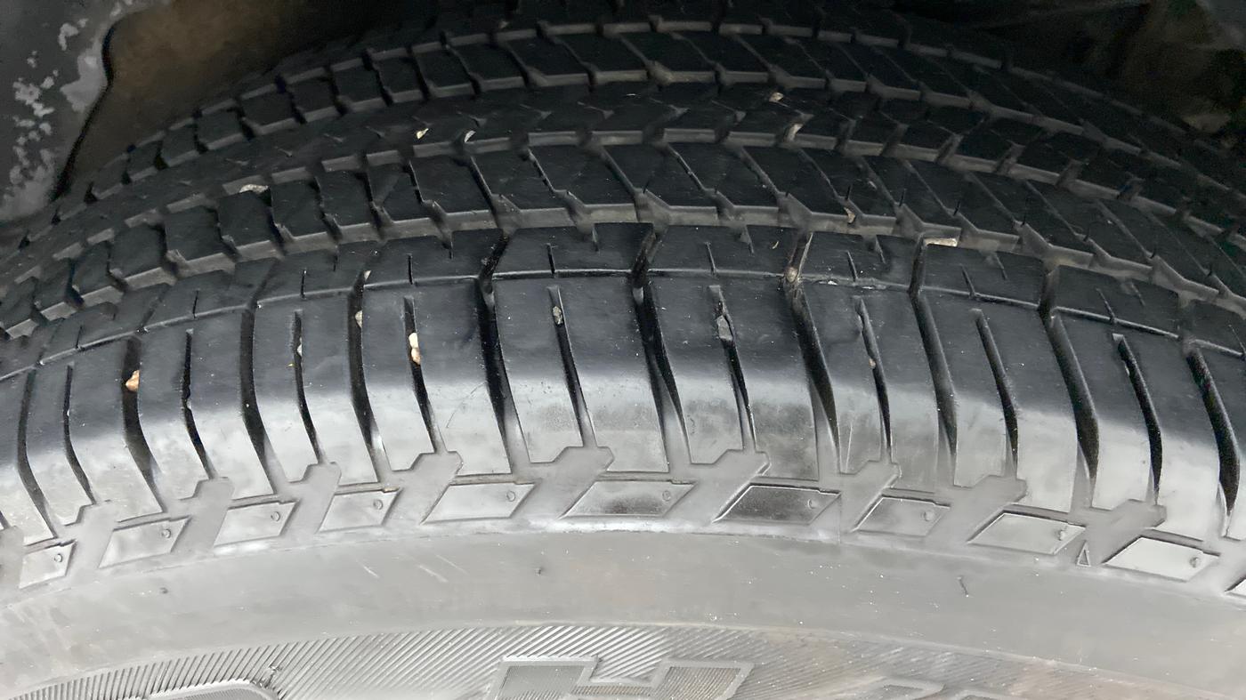 2020 Mahindra XUV500 W9 AT, Diesel, Automatic, 19,581 km, Left Rear Tyre Tread