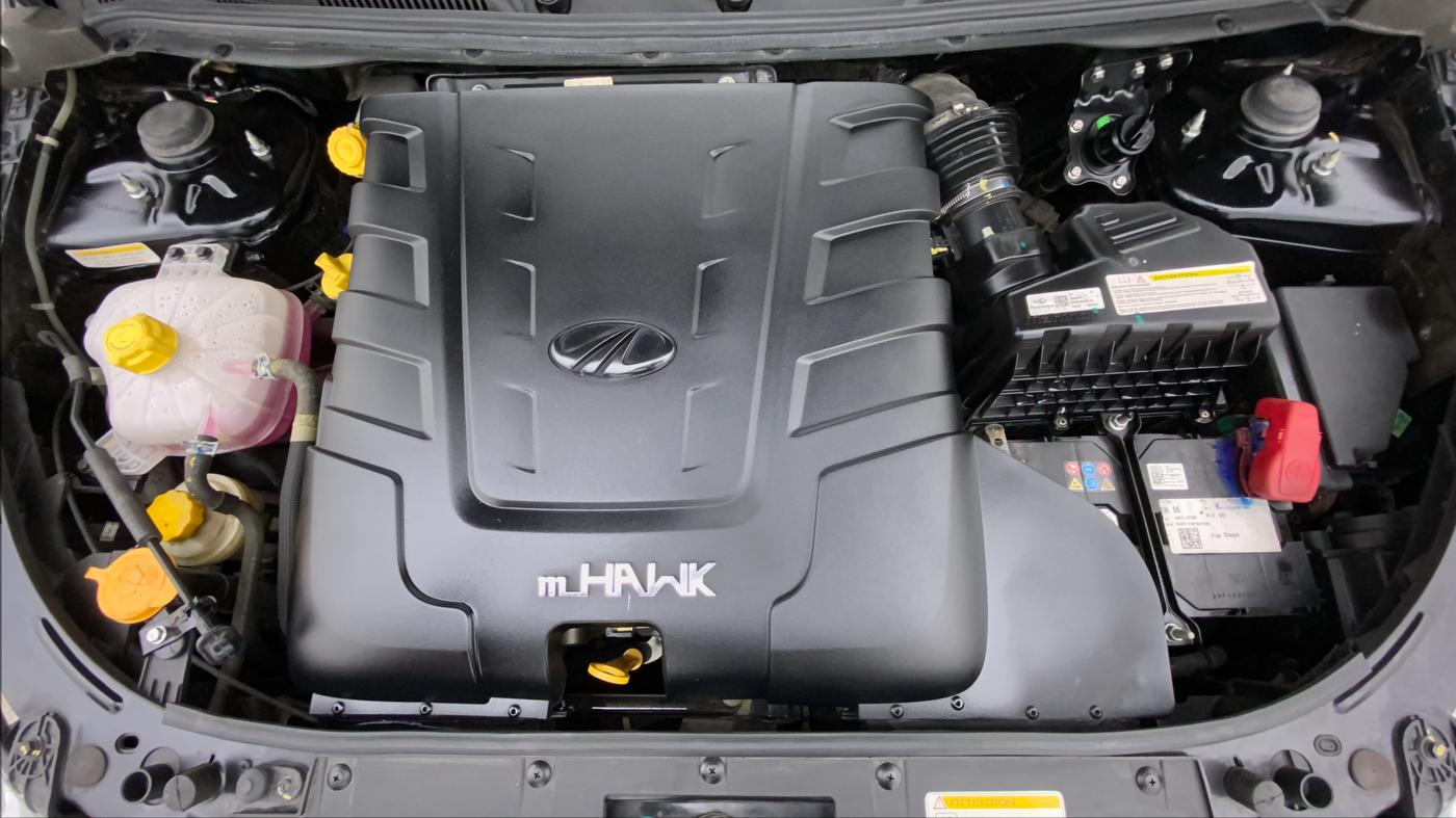 2020 Mahindra XUV500 W9 AT, Diesel, Automatic, 19,581 km, Open Bonet
