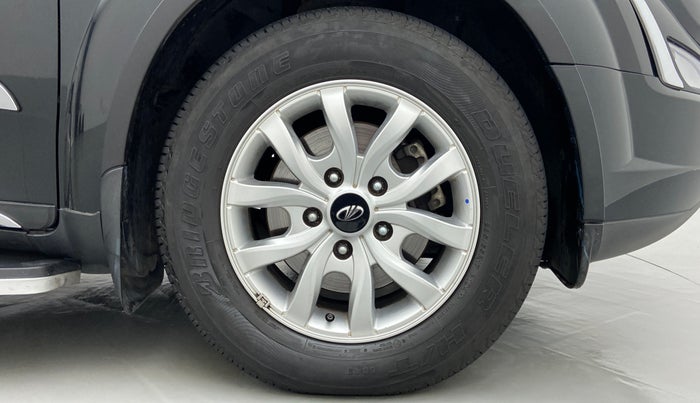 2020 Mahindra XUV500 W9 AT, Diesel, Automatic, 19,581 km, Right Front Wheel