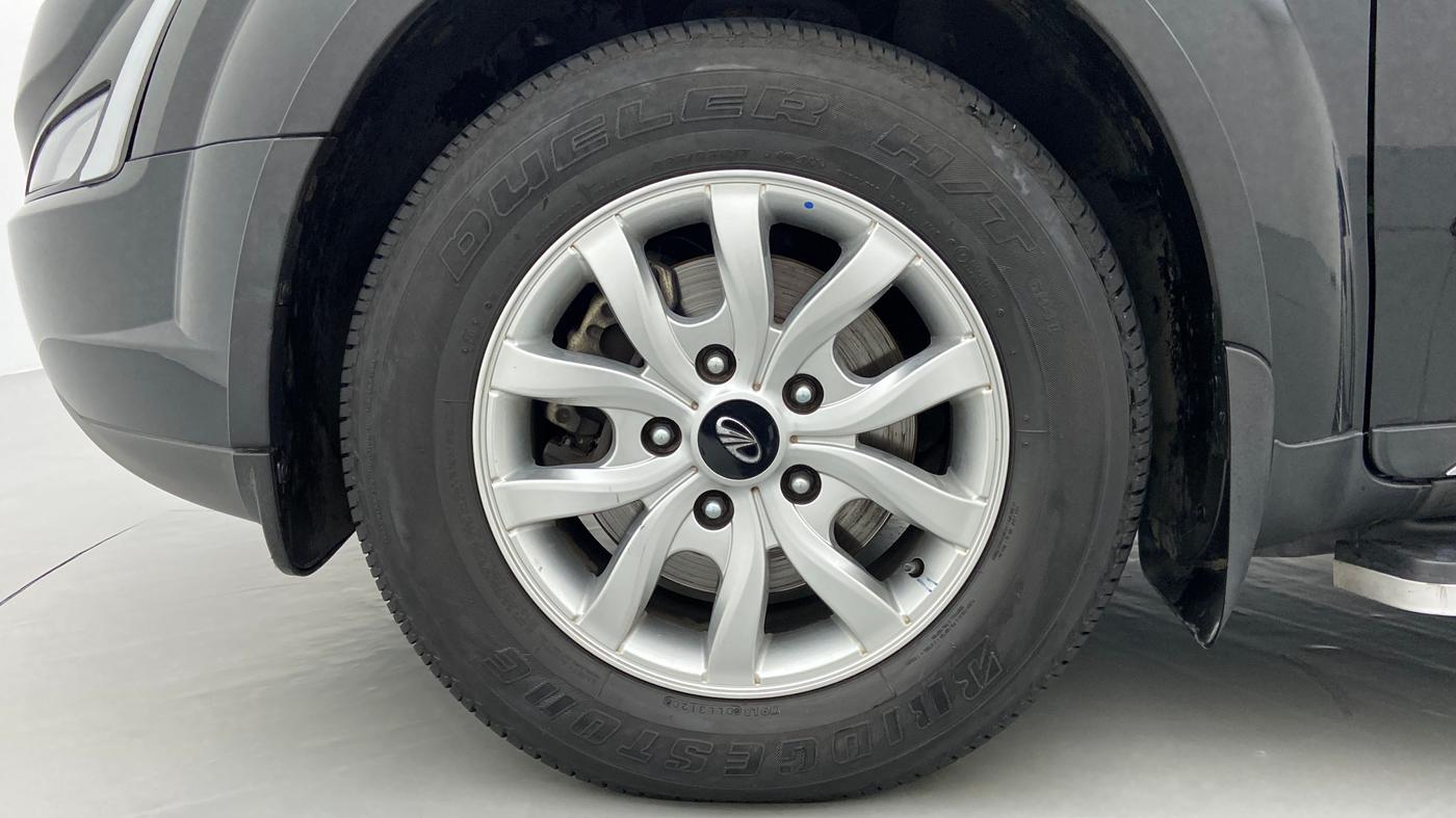 2020 Mahindra XUV500 W9 AT, Diesel, Automatic, 19,581 km, Left Front Wheel
