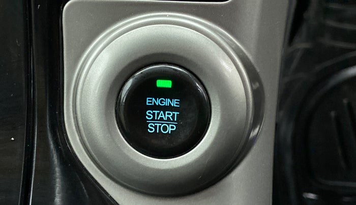 2020 Mahindra XUV500 W9 AT, Diesel, Automatic, 19,581 km, Keyless Start/ Stop Button