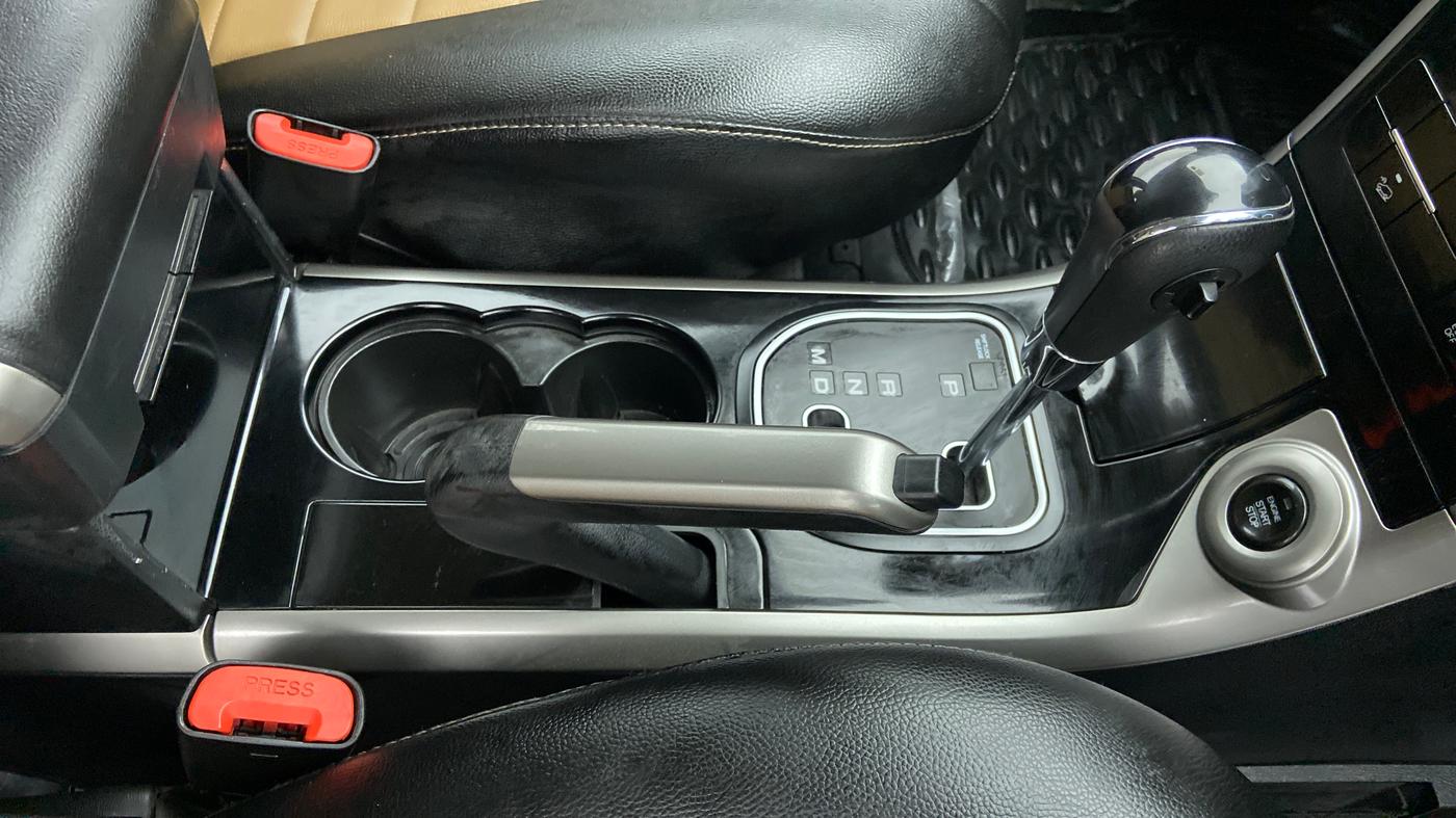2020 Mahindra XUV500 W9 AT, Diesel, Automatic, 19,581 km, Gear Lever