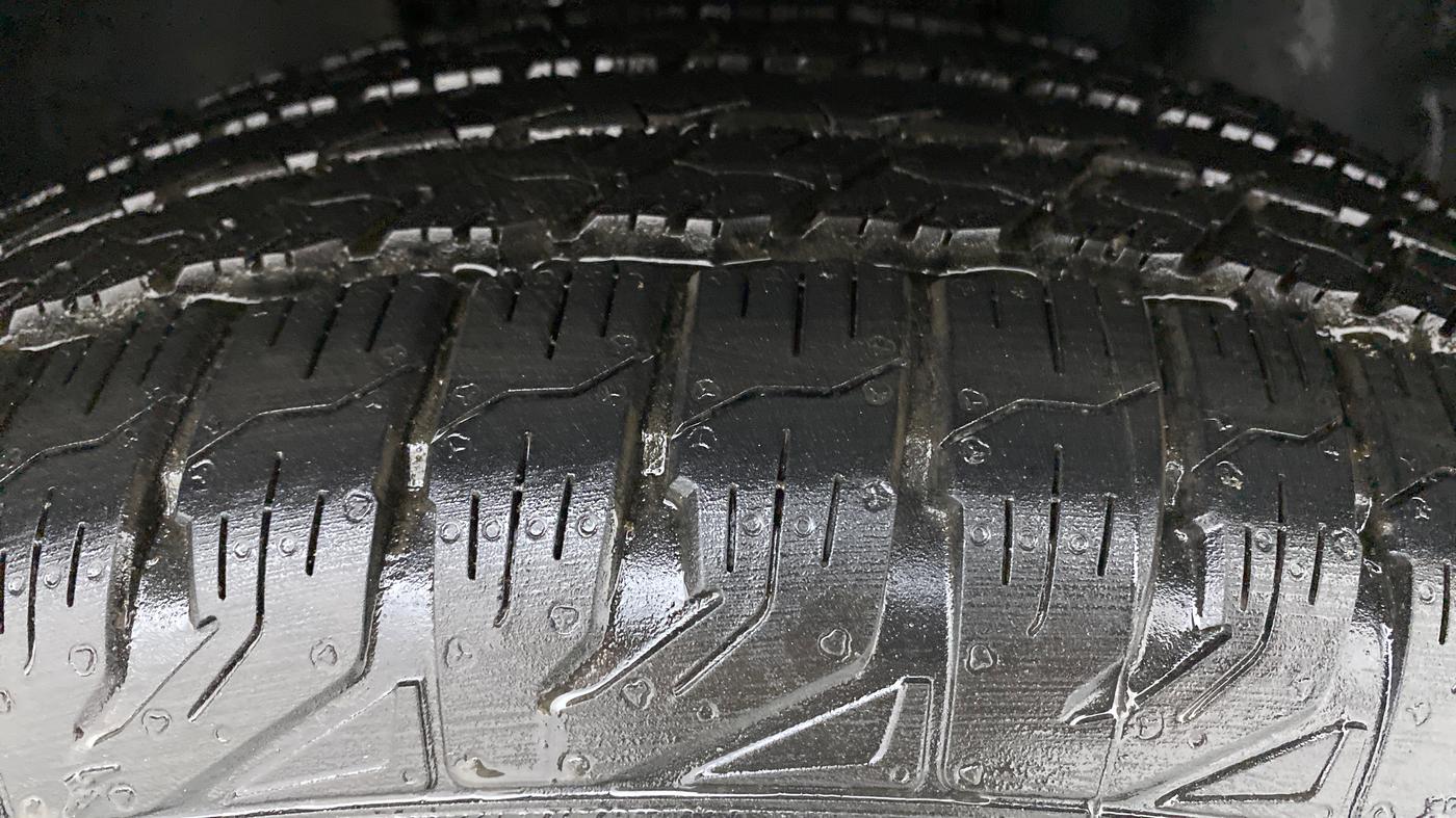 2020 Tata Harrier XZA PLUS, Diesel, Automatic, 44,046 km, Right Front Tyre Tread