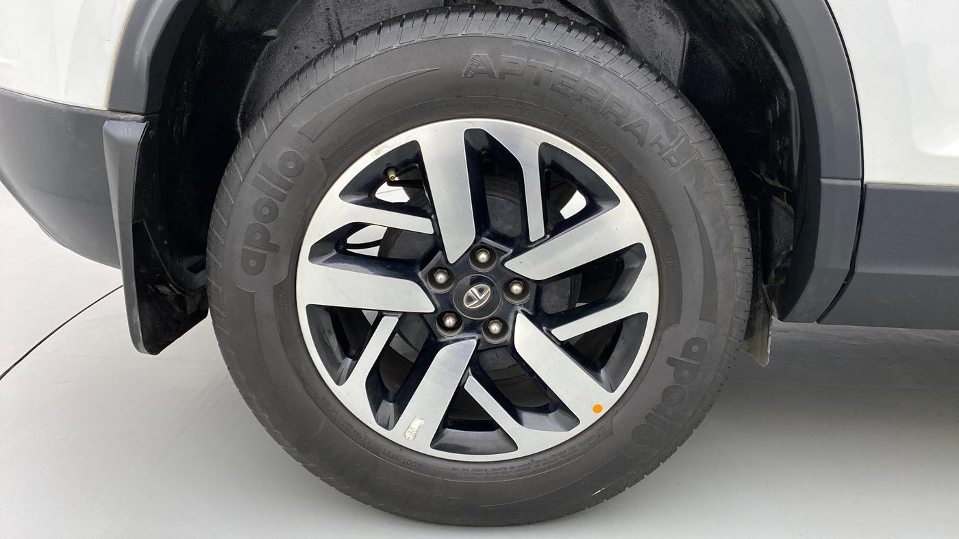 2020 Tata Harrier XZA PLUS, Diesel, Automatic, 44,046 km, Right Rear Wheel