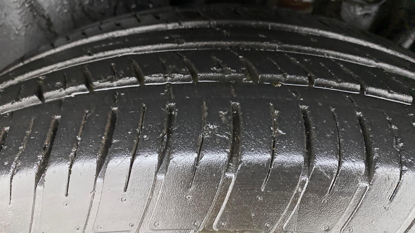2020 Tata Harrier XZA PLUS, Diesel, Automatic, 44,046 km, Right Rear Tyre Tread