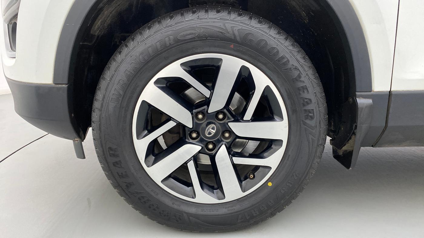 2020 Tata Harrier XZA PLUS, Diesel, Automatic, 44,046 km, Left Front Wheel