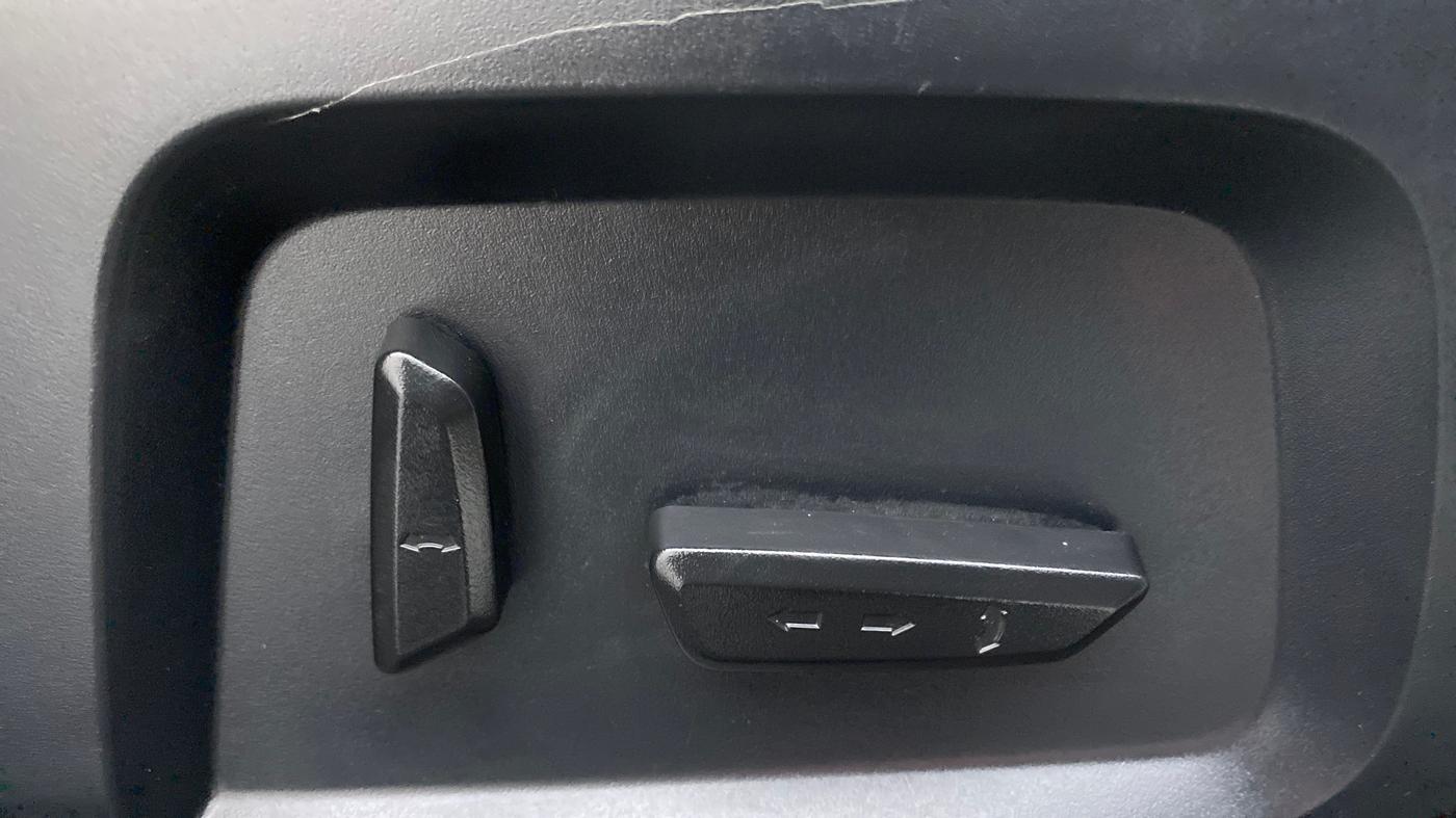 2020 Tata Harrier XZA PLUS, Diesel, Automatic, 44,046 km, Driver Side Adjustment Panel
