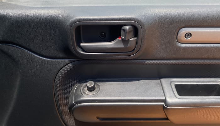 2022 Mahindra Thar LX PETROL HT 4WD AT, Petrol, Automatic, 11,187 km, Driver Side Door Panels Control