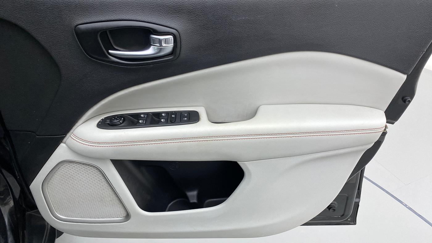 2018 Jeep Compass 2.0 LIMITED, Diesel, Manual, 74,266 km, Driver Side Door Panels Control