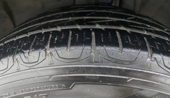 2018 Jeep Compass 2.0 LIMITED, Diesel, Manual, 74,266 km, Left Front Tyre Tread