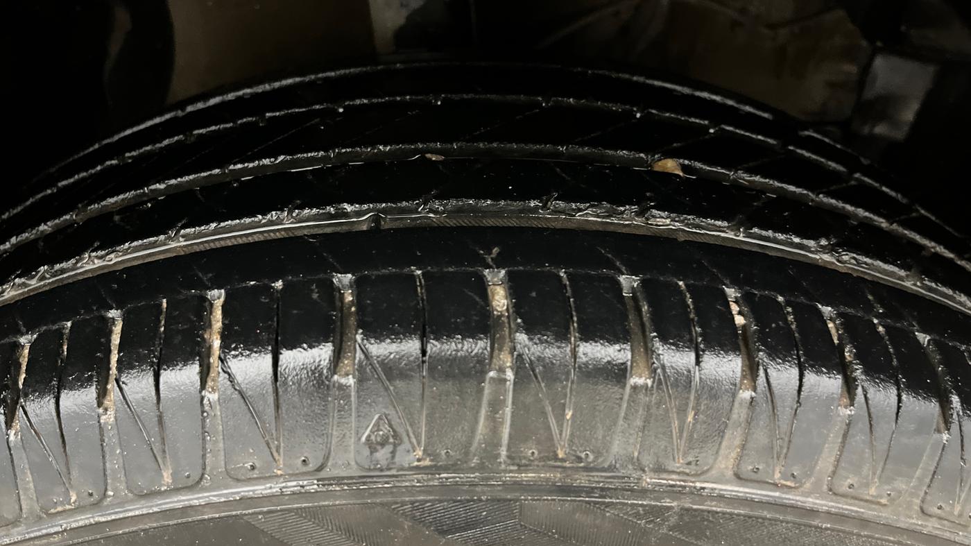 2022 Maruti Vitara Brezza ZXI PLUS AT SHVS, Petrol, Automatic, 24,337 km, Right Front Tyre Tread