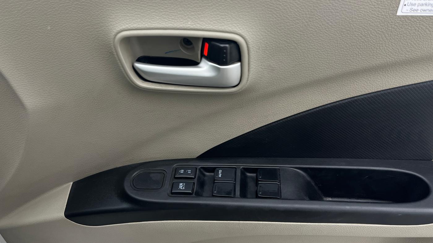 2016 Maruti Celerio VXI AMT (O), Petrol, Automatic, 24,770 km, Driver Side Door Panels Control