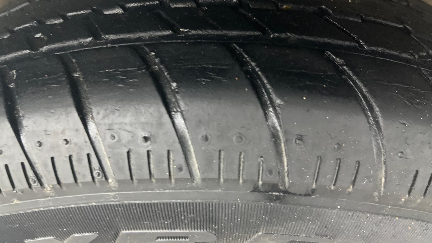 2016 Maruti Celerio VXI AMT (O), Petrol, Automatic, 24,770 km, Right Front Tyre Tread