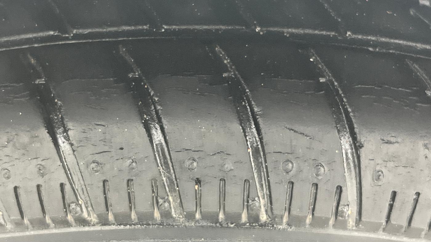 2016 Maruti Celerio VXI AMT (O), Petrol, Automatic, 24,770 km, Left Front Tyre Tread