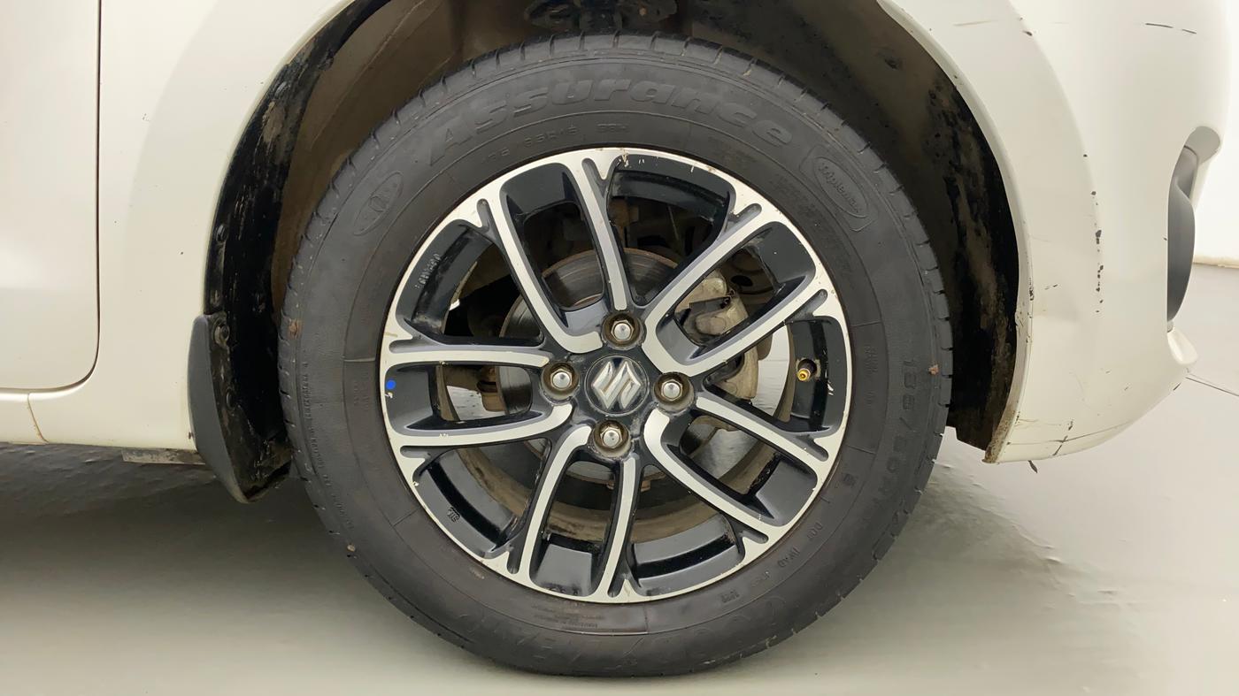 2019 Maruti Swift ZDI PLUS, Diesel, Manual, 86,877 km, Right Front Wheel