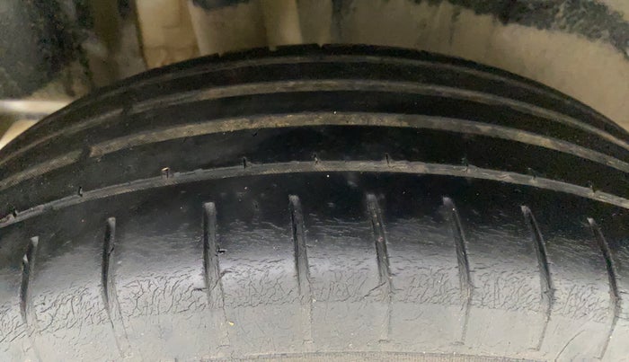 2019 Maruti Swift ZDI PLUS, Diesel, Manual, 86,877 km, Right Rear Tyre Tread