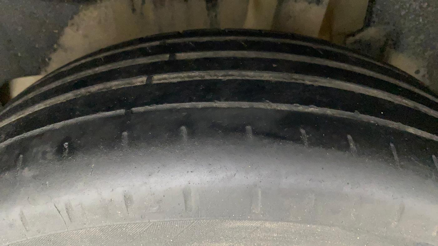 2019 Maruti Swift ZDI PLUS, Diesel, Manual, 86,877 km, Left Rear Tyre Tread