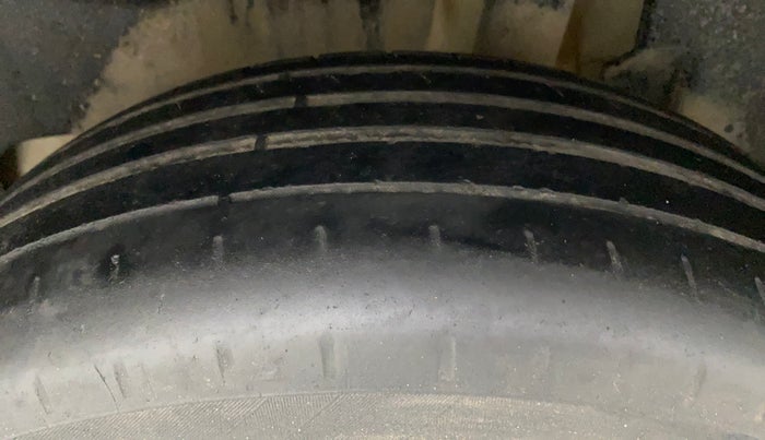 2019 Maruti Swift ZDI PLUS, Diesel, Manual, 86,877 km, Left Rear Tyre Tread