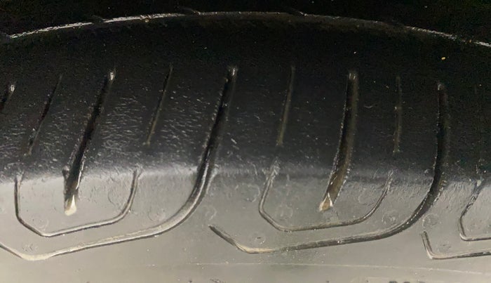 2022 Skoda SLAVIA STYLE 1.0L TSI MT, Petrol, Manual, 51,318 km, Right Front Tyre Tread