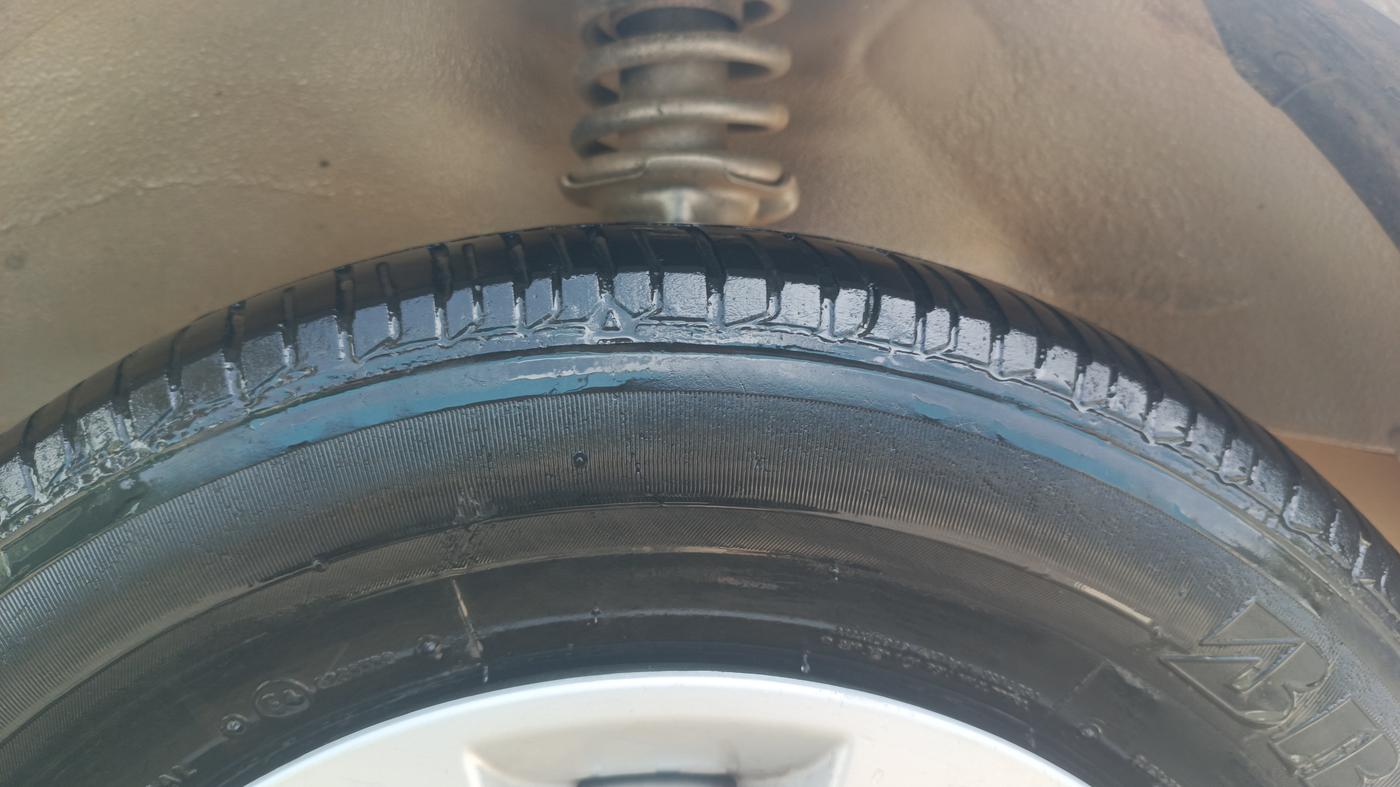 2021 Maruti Eeco 5 STR WITH A/C+HTR, Petrol, Manual, 81,219 km, Right Front Tyre Tread