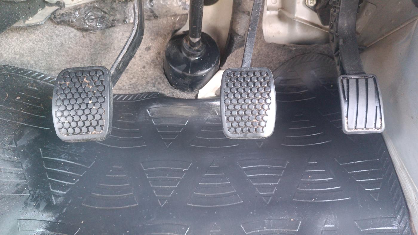 2021 Maruti Eeco 5 STR WITH A/C+HTR, Petrol, Manual, 81,219 km, Pedals