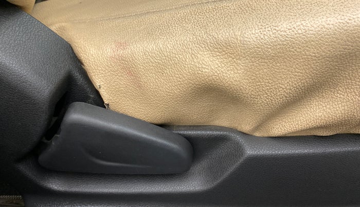 2016 Renault Kwid RXT, Petrol, Manual, 59,235 km, Driver Side Adjustment Panel