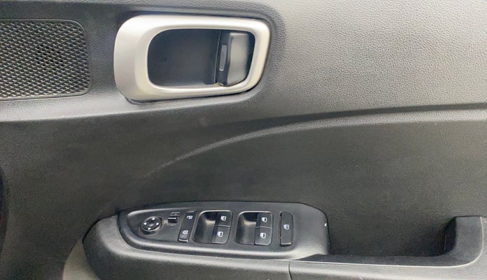 2019 Hyundai VENUE S 1.2, Petrol, Manual, 51,110 km, Driver Side Door Panels Control